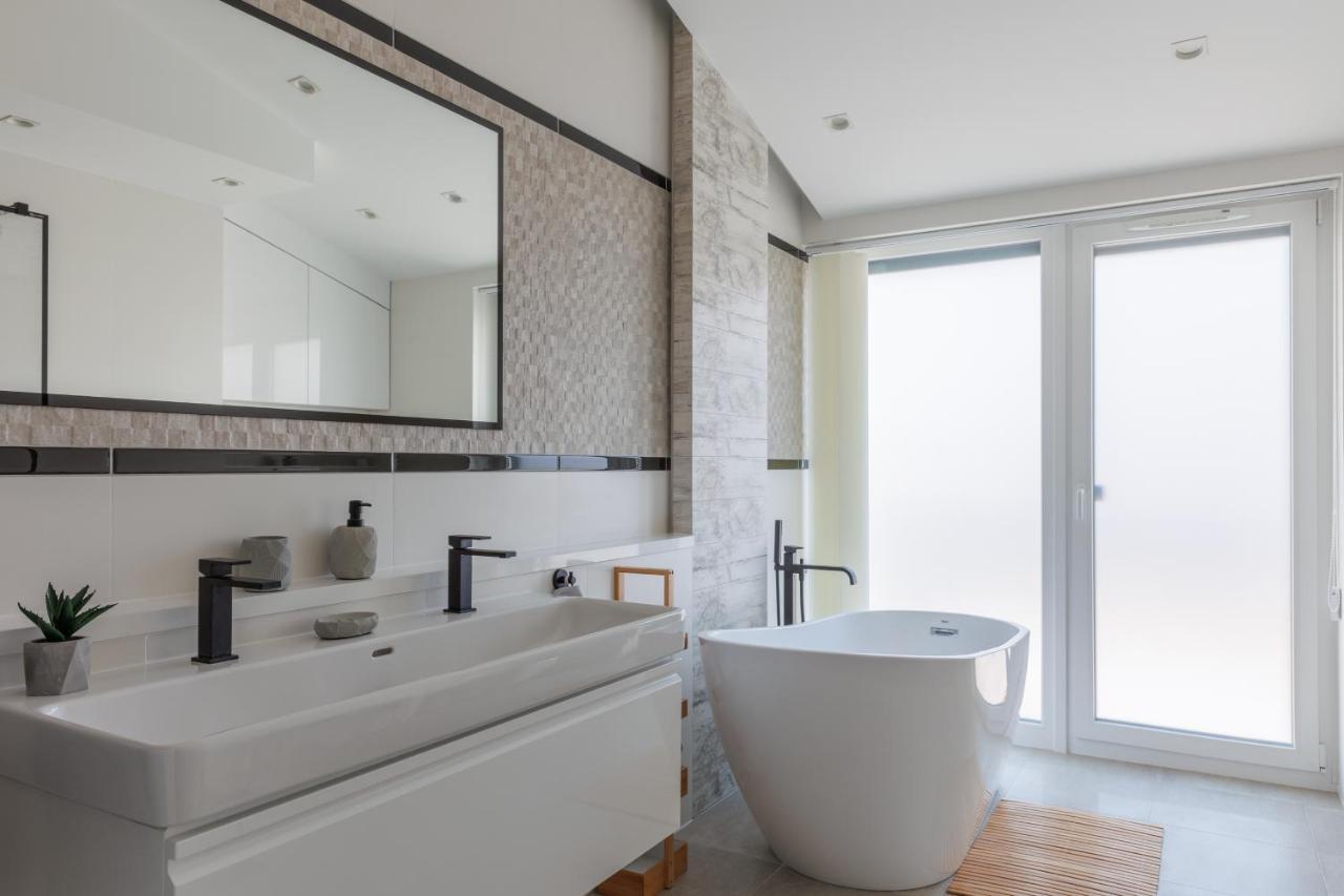 Noir Hotel - Penthouse Apartman Сегед Экстерьер фото