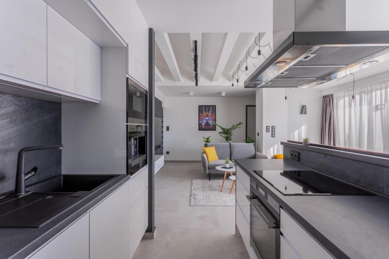 Noir Hotel - Penthouse Apartman Сегед Экстерьер фото